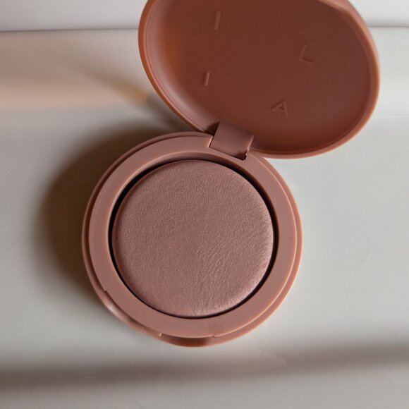 ILIA Beauty | Soft Focus Blurring Blush | Glimpse - Picture 5 of 16